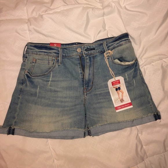 Levi's Pants - Women’s Jeans Shorts Levi's Pants - Women’s Jeans Shorts